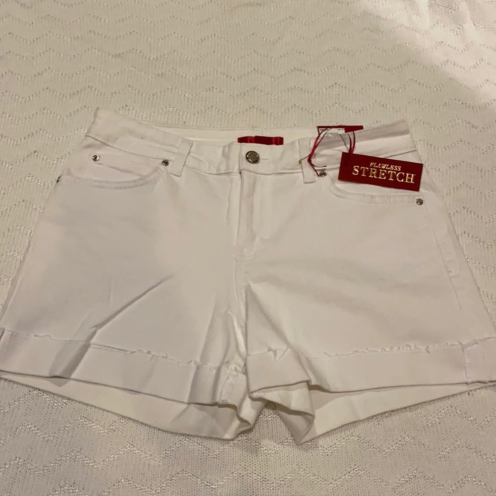 Cute white shorts